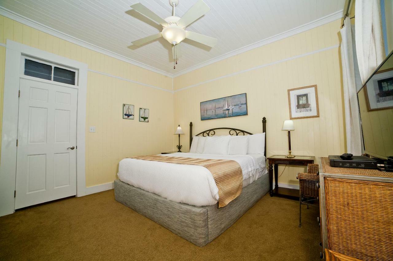 Georgianne Inn & Suites Check In 212 Butler Ave Тайби-Айленд Экстерьер фото